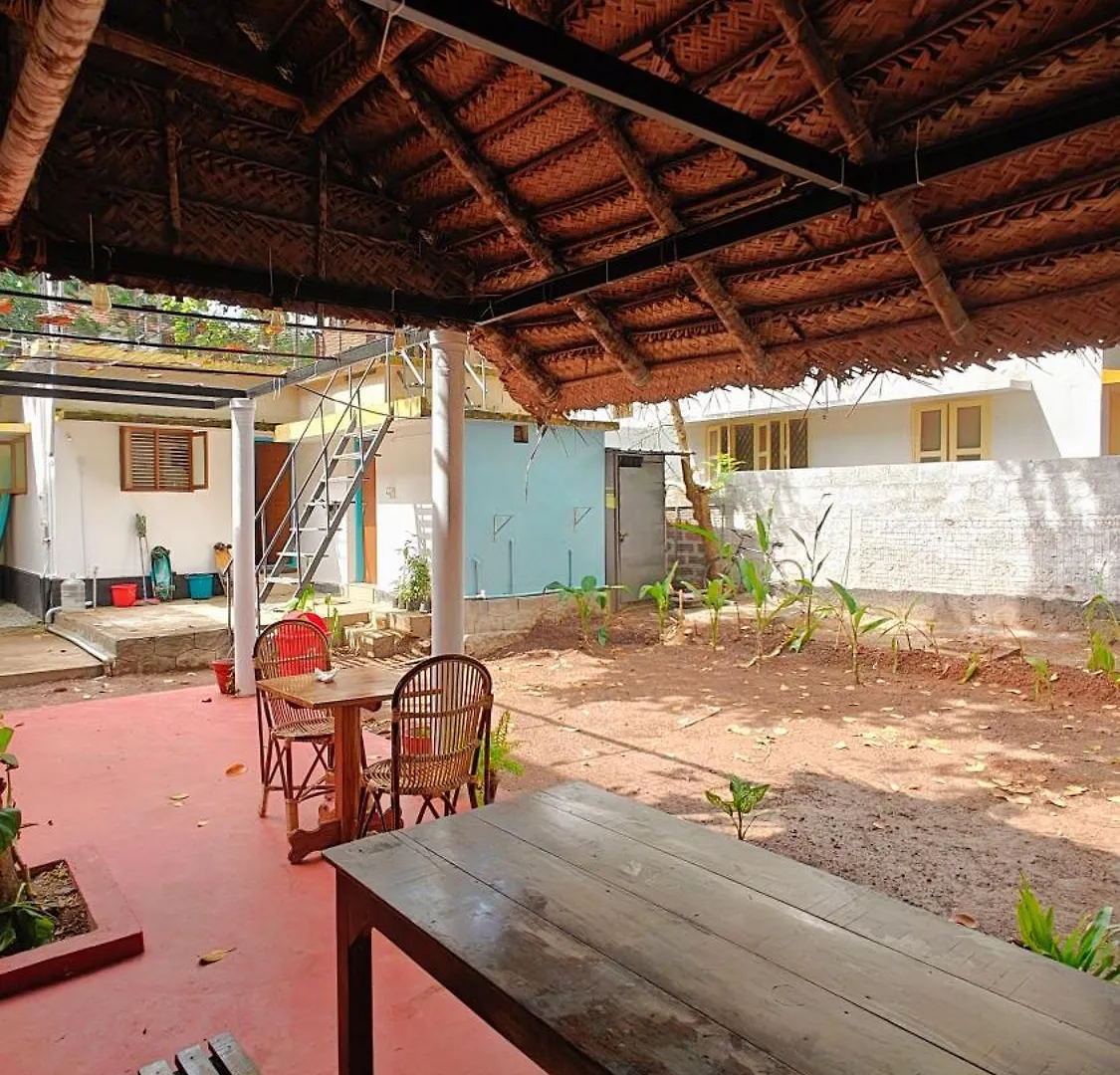 Funky Garden Bed And Breakfast Varkala