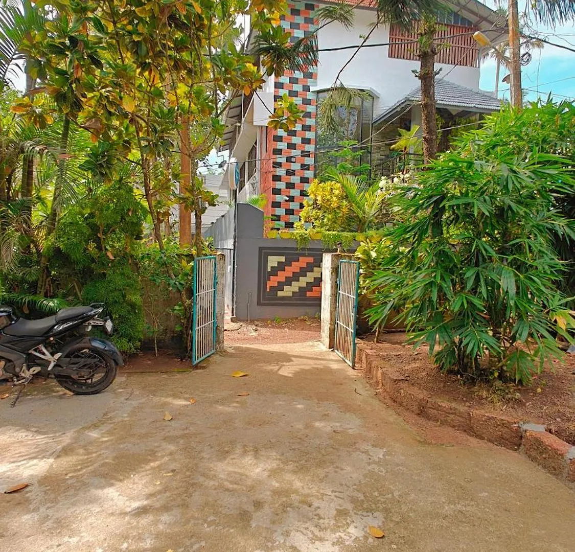 Funky Garden Bed And Breakfast Varkala